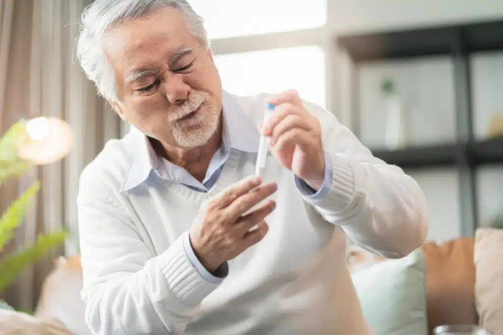 Adipose-Derived Stem Cell Therapy Options Near West Clarke Road And North Mercer Road Sebring FL old man having knee pain